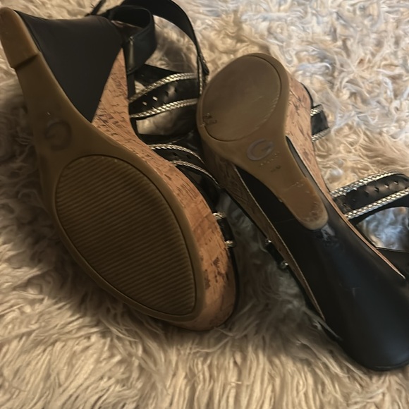 Guess size 11 sandals - Picture 7 of 9